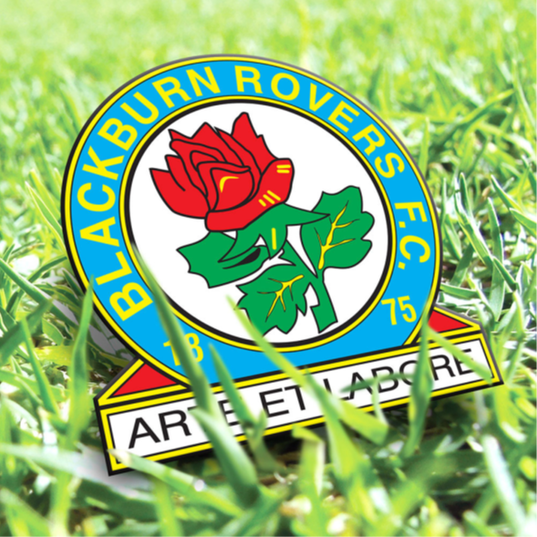 Crest in Grass Birthday Card G16